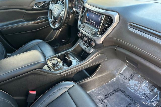 2023 GMC Acadia AT4