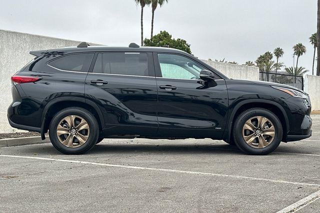 2023 Toyota Highlander Hybrid Bronze Edition