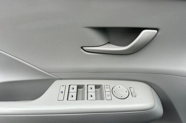 2024 Hyundai Kona SE