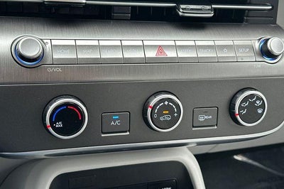 2024 Hyundai Kona SE