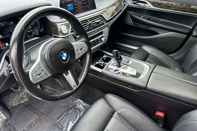 2022 BMW 7 Series 740i
