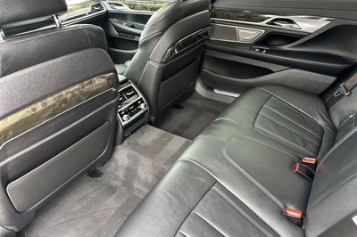 2022 BMW 7 Series 740i
