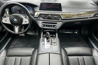 2022 BMW 7 Series 740i
