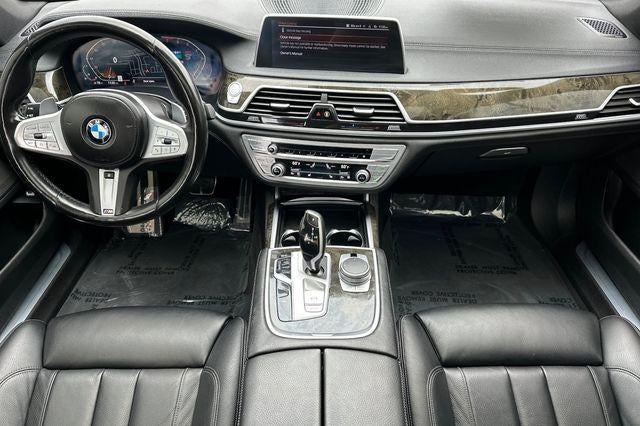 2022 BMW 7 Series 740i