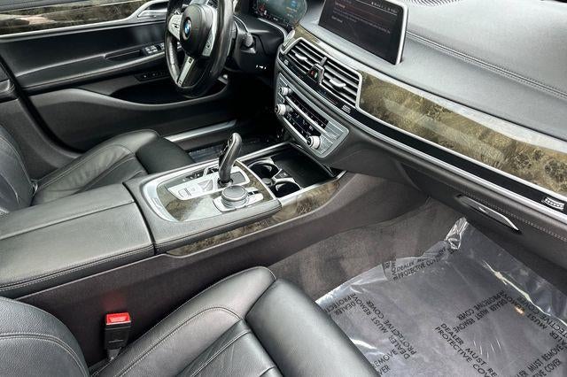 2022 BMW 7 Series 740i