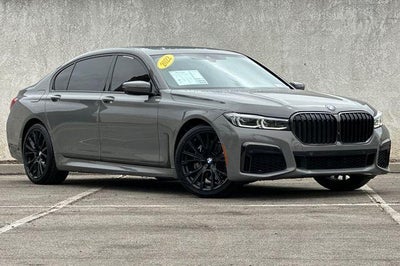 2022 BMW 7 Series 740i