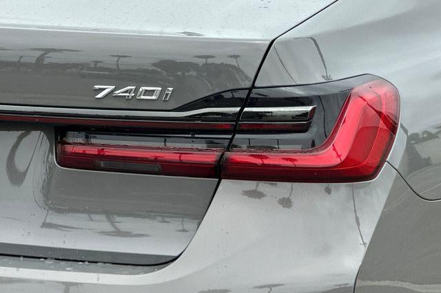 2022 BMW 7 Series 740i