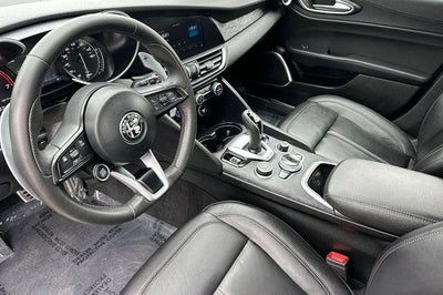 2023 Alfa Romeo Giulia Base