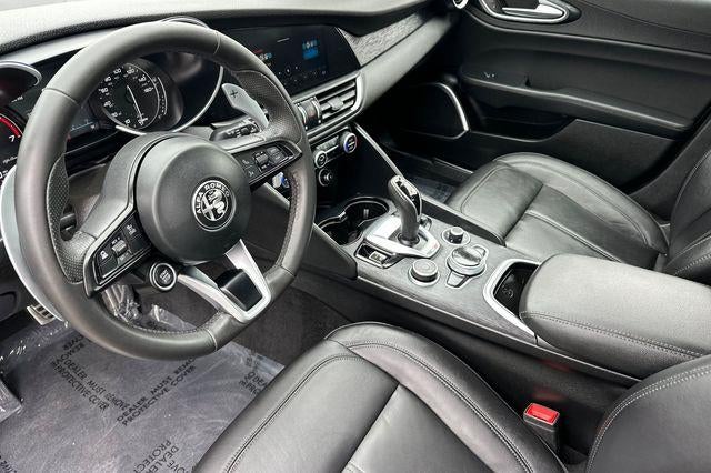 2023 Alfa Romeo Giulia Base