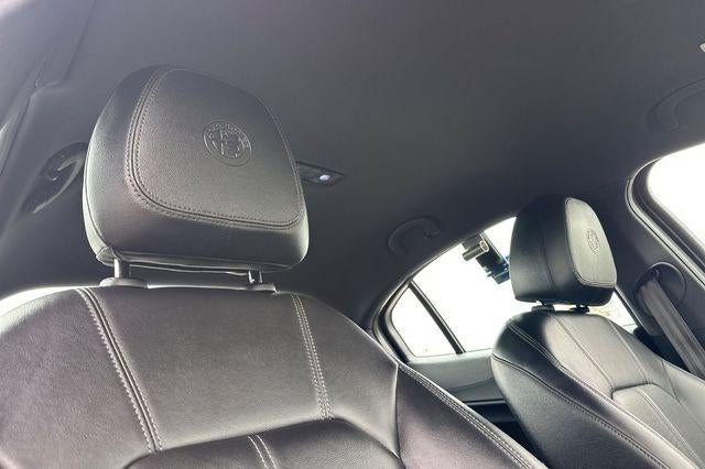 2023 Alfa Romeo Giulia Base