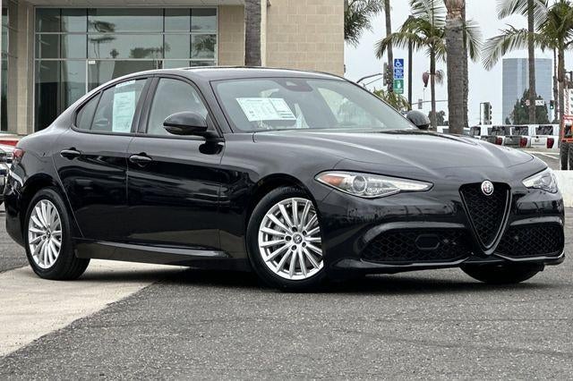 2023 Alfa Romeo Giulia Base