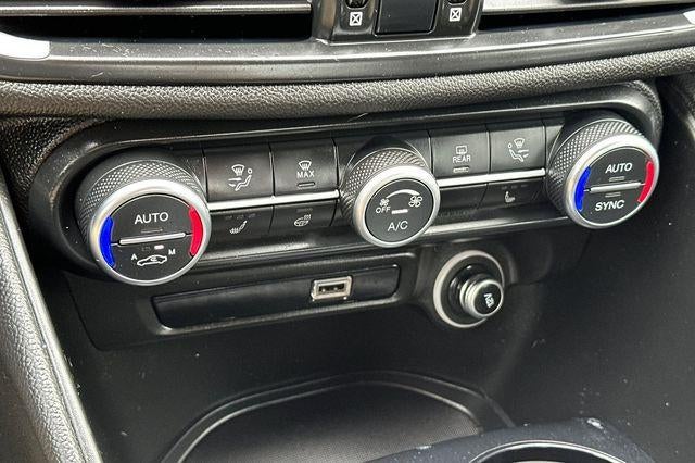2023 Alfa Romeo Giulia Base