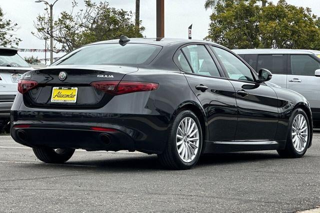 2023 Alfa Romeo Giulia Base