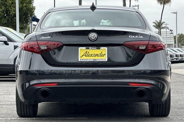 2023 Alfa Romeo Giulia Base