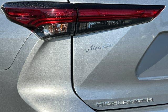 2021 Toyota Highlander XLE FWD (Natl)