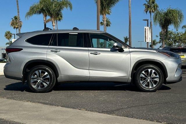 2021 Toyota Highlander XLE FWD (Natl)