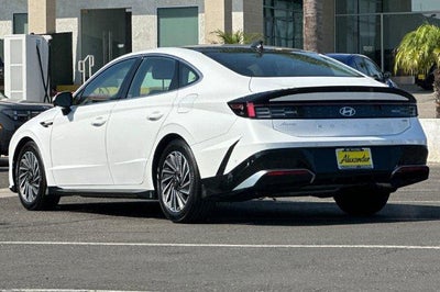 2025 Hyundai SONATA HYBRID Limited FWD